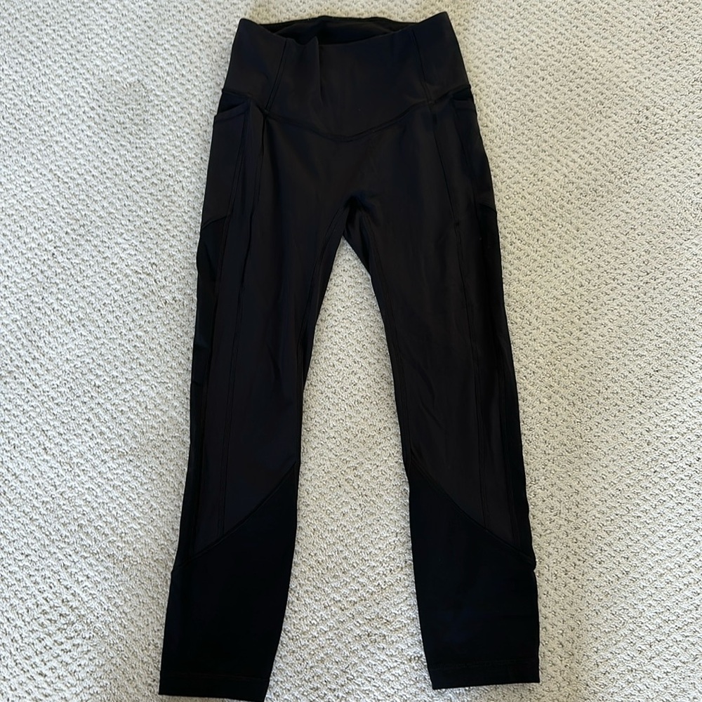Lululemon 25” Black Leggings with pockets